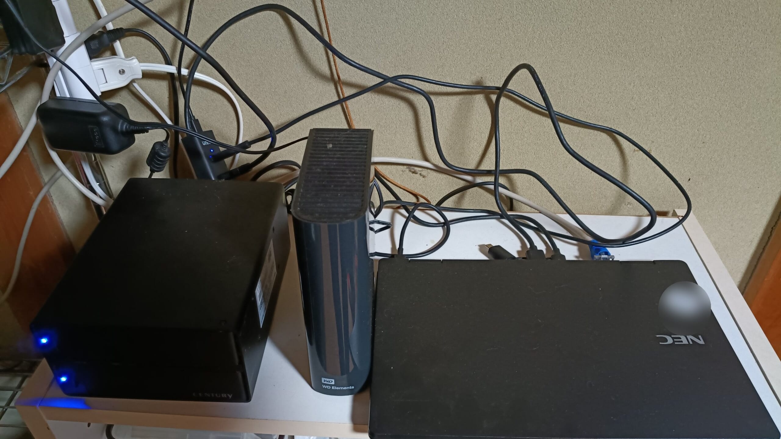 ジャンクPC（NEC VersaPro VH-4）と裸族のテラスハウス、WD Elementsで組んだ自宅NAS